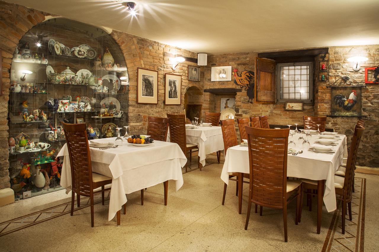 Locanda Da Ciacci Petriano Exteriör bild
