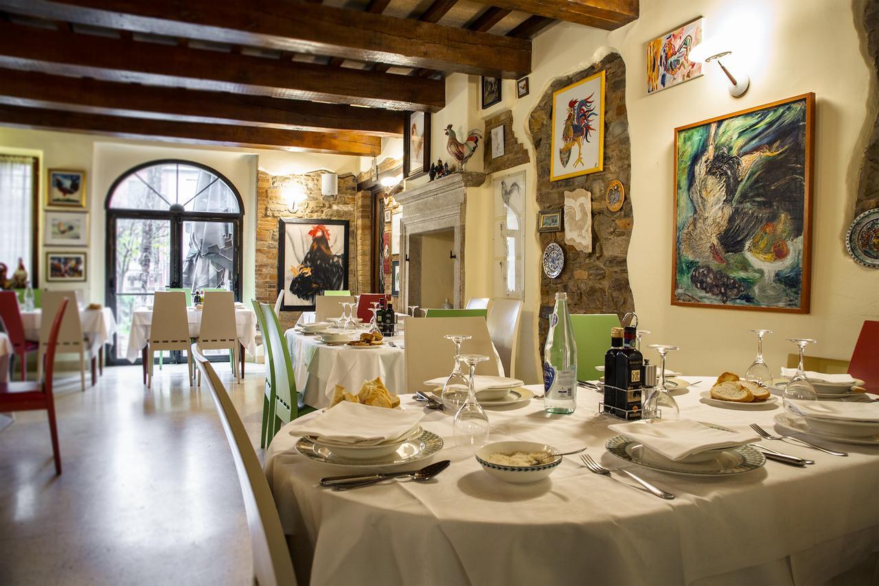 Locanda Da Ciacci Petriano Exteriör bild